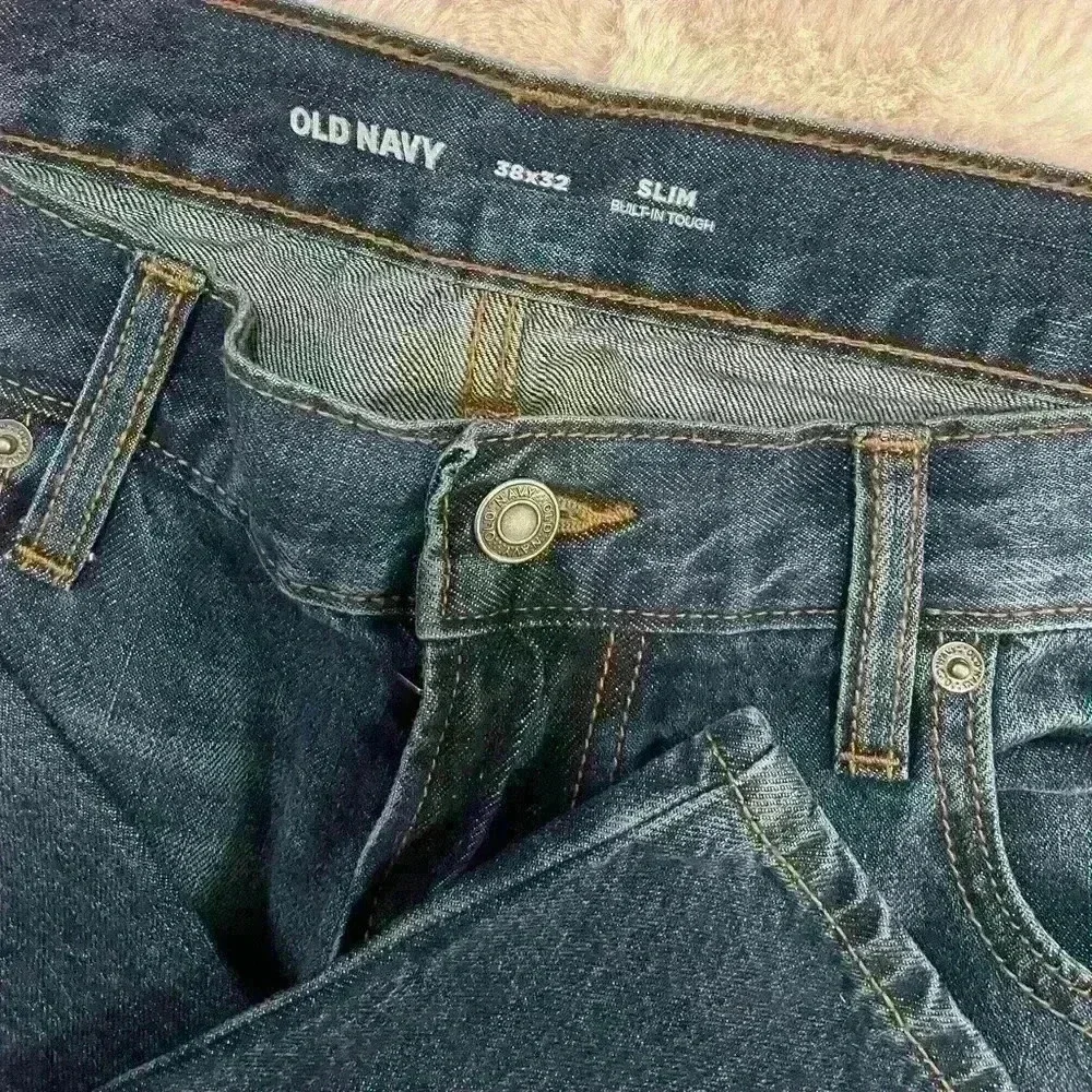 Old Navy slim men’s jeans